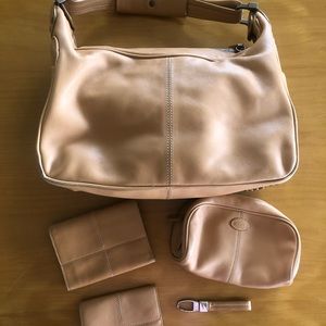 Tod’s bag, accessory pouch, wallet & keychain.